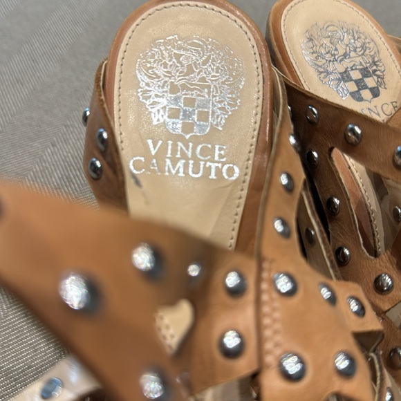 Vince Camuto Leather Sandals Silver Studs 7 US - Picture 5 of 5
